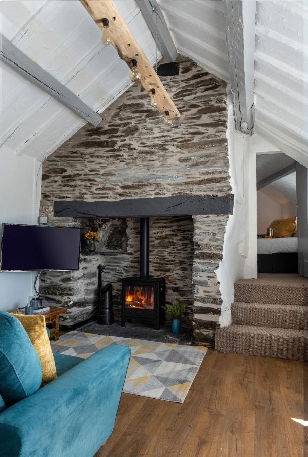 Farmhouse & Cottage At Geufron Farm - Dog Friendly Bryn-crug 外观 照片