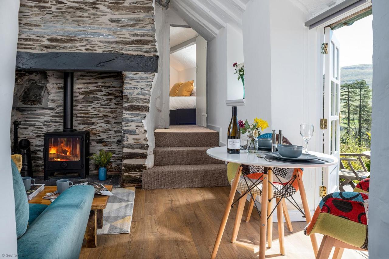 Farmhouse & Cottage At Geufron Farm - Dog Friendly Bryn-crug 外观 照片