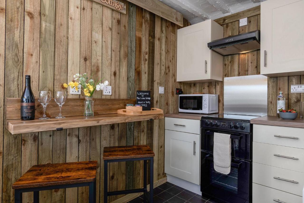 Farmhouse & Cottage At Geufron Farm - Dog Friendly Bryn-crug 外观 照片