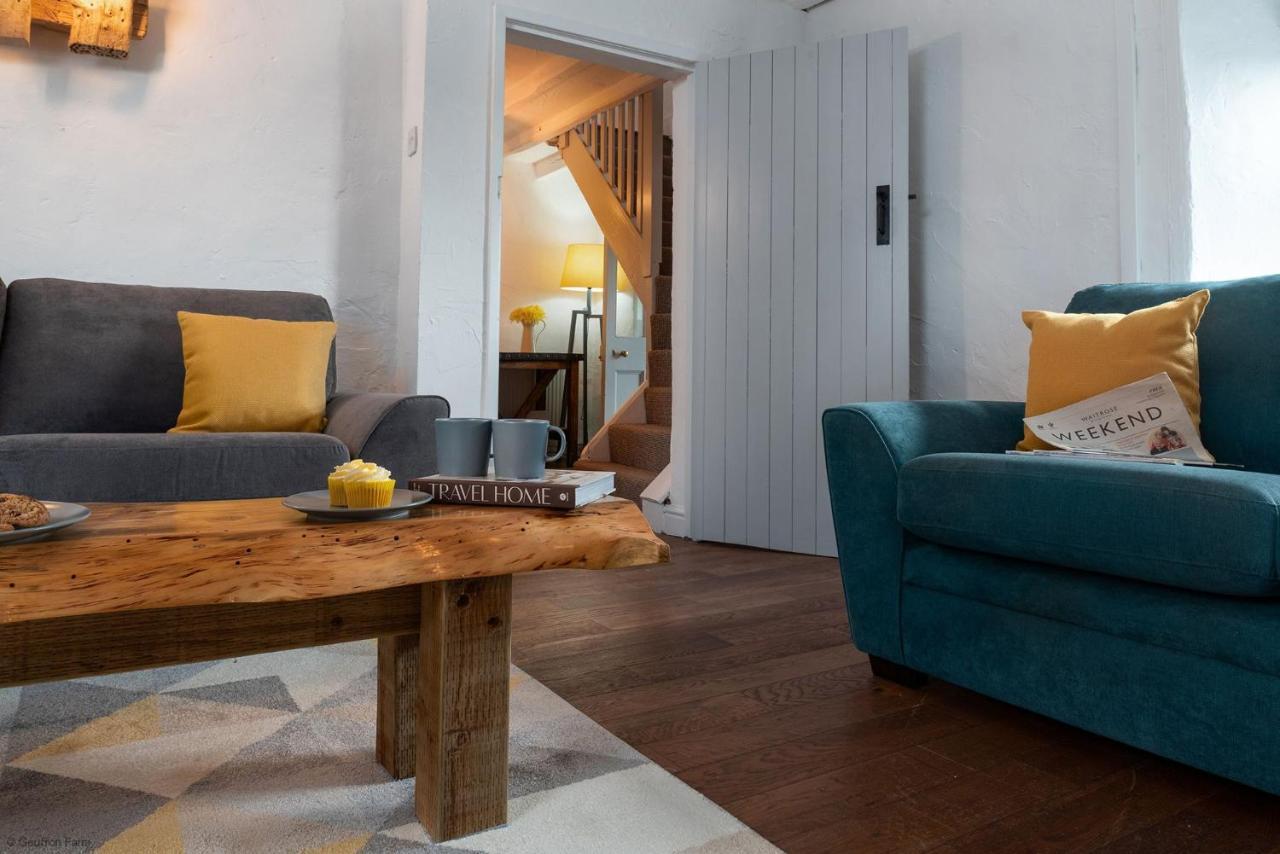 Farmhouse & Cottage At Geufron Farm - Dog Friendly Bryn-crug 外观 照片