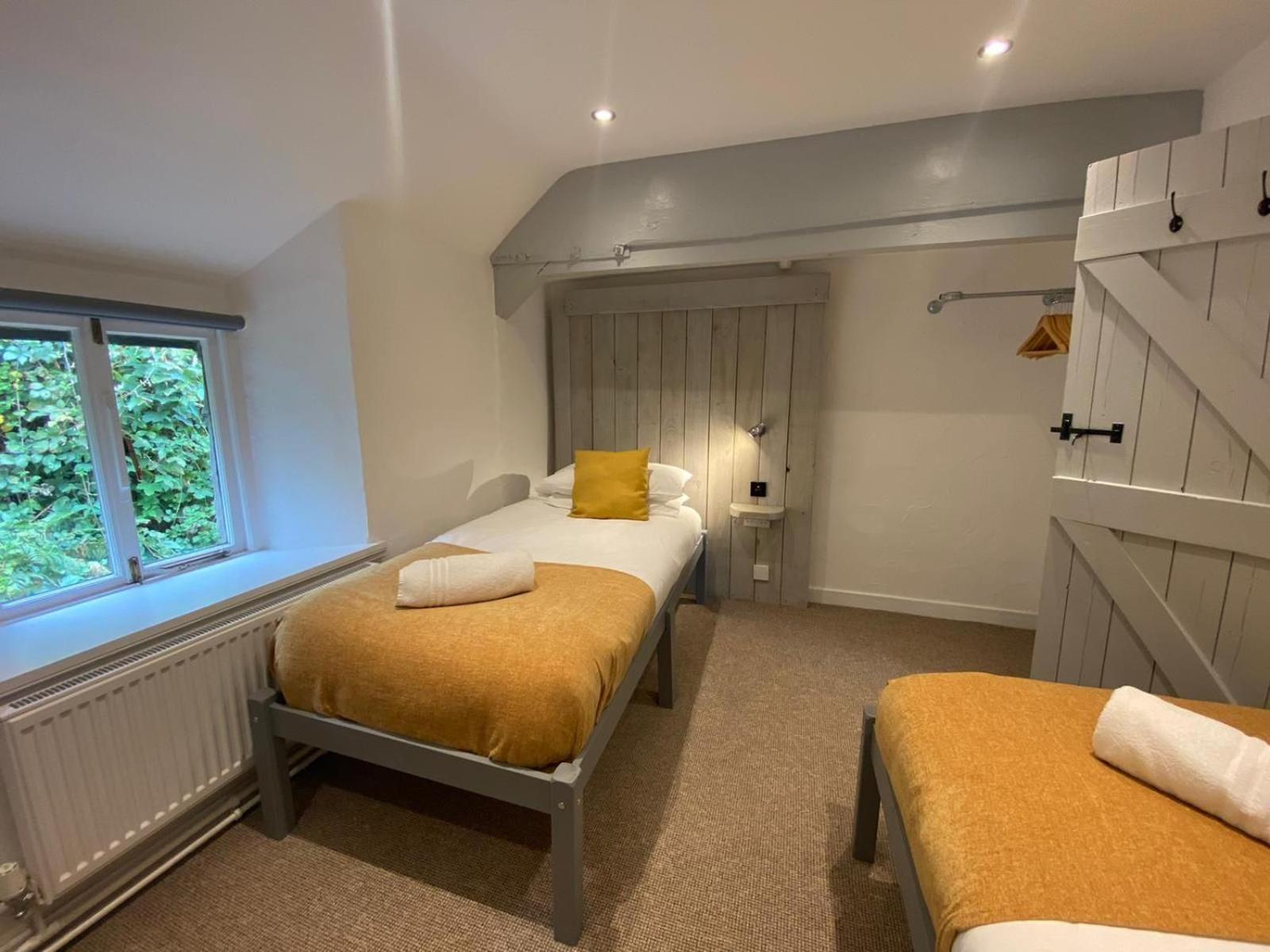 Farmhouse & Cottage At Geufron Farm - Dog Friendly Bryn-crug 外观 照片