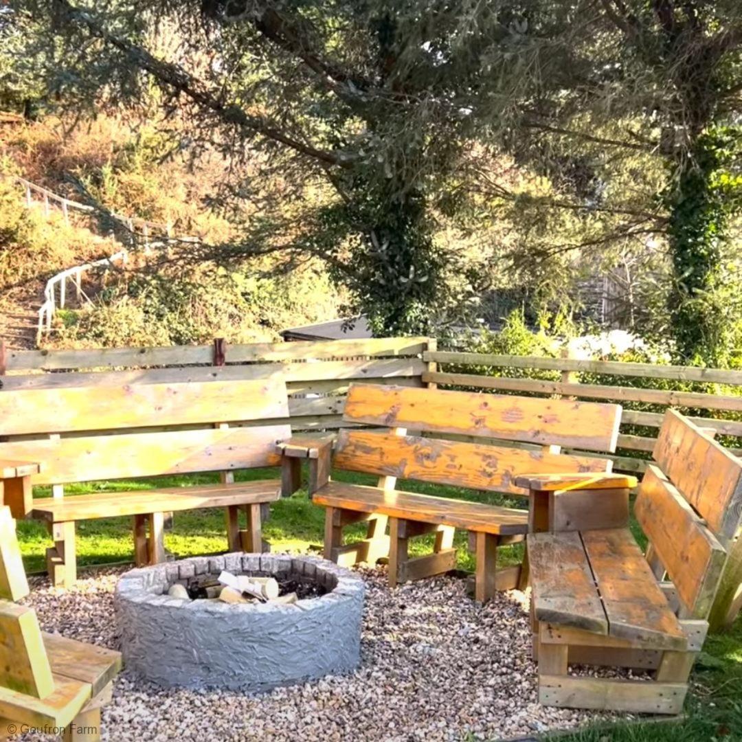 Farmhouse & Cottage At Geufron Farm - Dog Friendly Bryn-crug 外观 照片